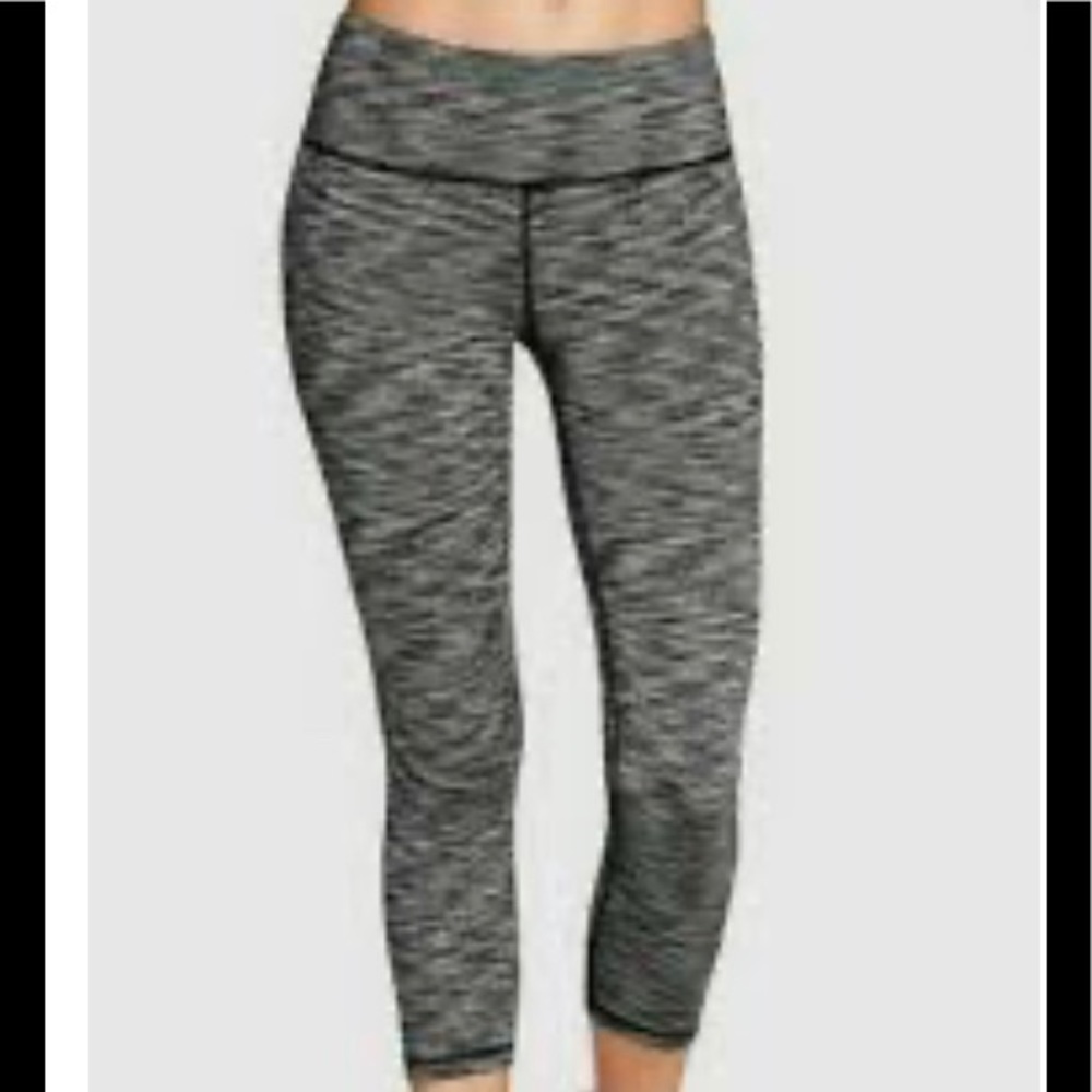 Victoria's Secret Sport Knockout Cropped Leggings Size Small